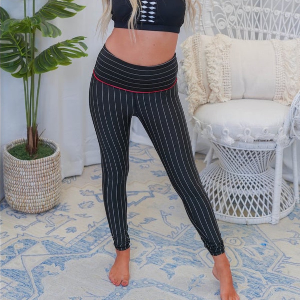 Mono B vertical stripe legging